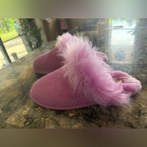 UGG lavender Fluffy Slippers 6